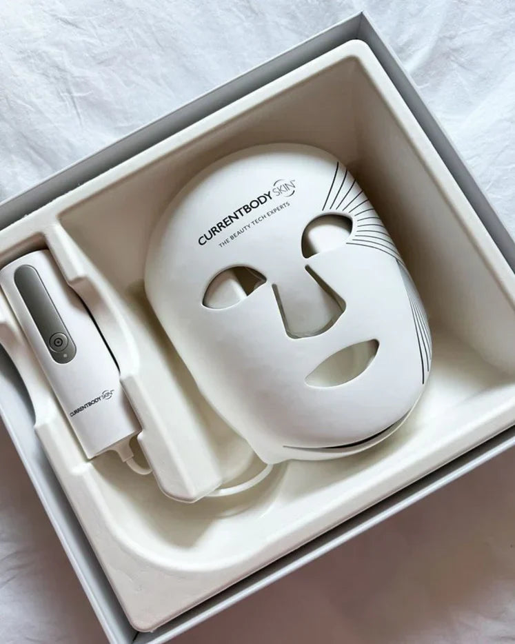 La Rivoluzione LED della CurrentBody Serie 2 entra nella nostra Skincare Routine